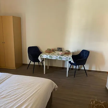 Apartment Sweet *
